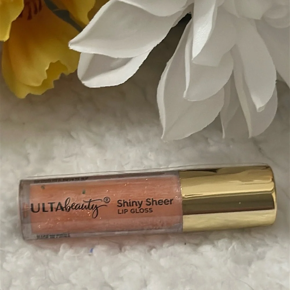 NEW Ulta Shiny Sheer Lip Gloss Bare‎